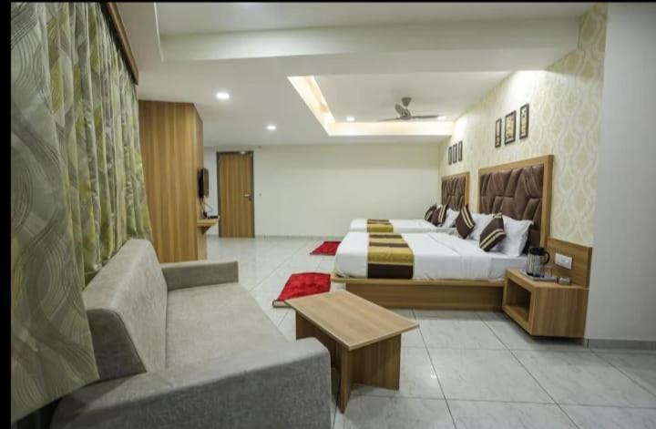 Hotel Legrand.Inn Αχμπανταμπάντ Εξωτερικό φωτογραφία